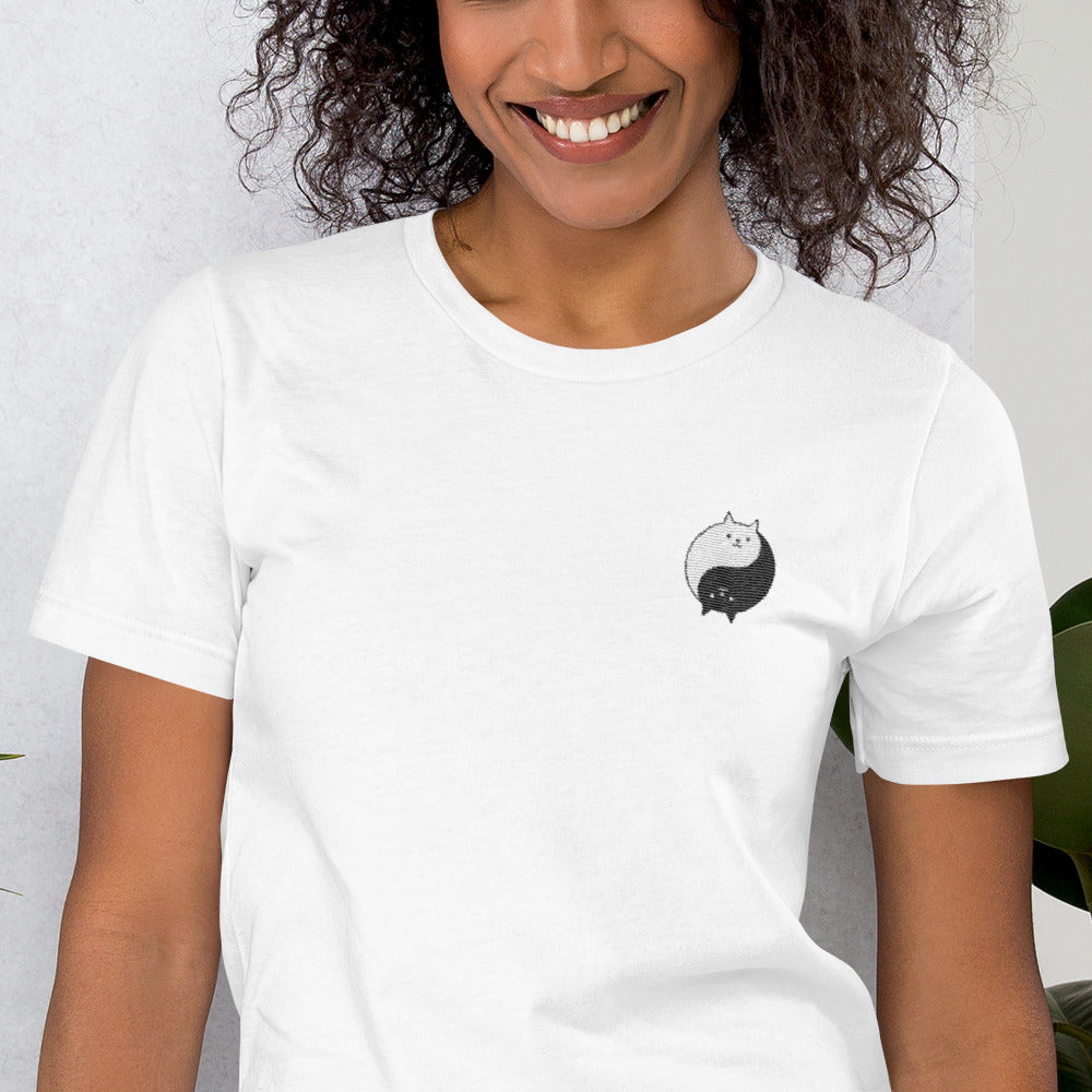 Brodeerattu Yin&Yang Kisu Naisten T-Paita